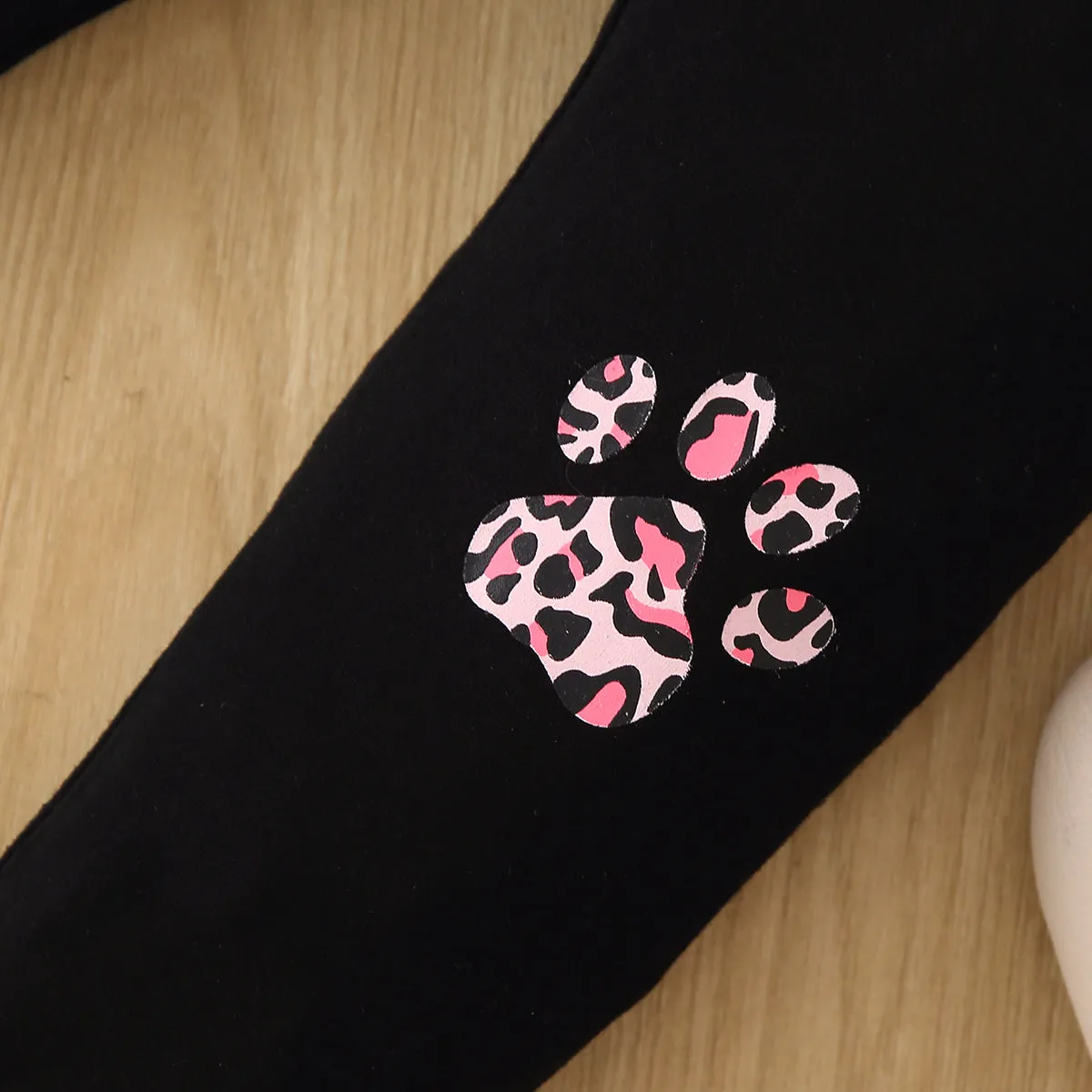 2pcs Toddler Girl Cat Print Sweatshirt and Paw Print Leggings Set